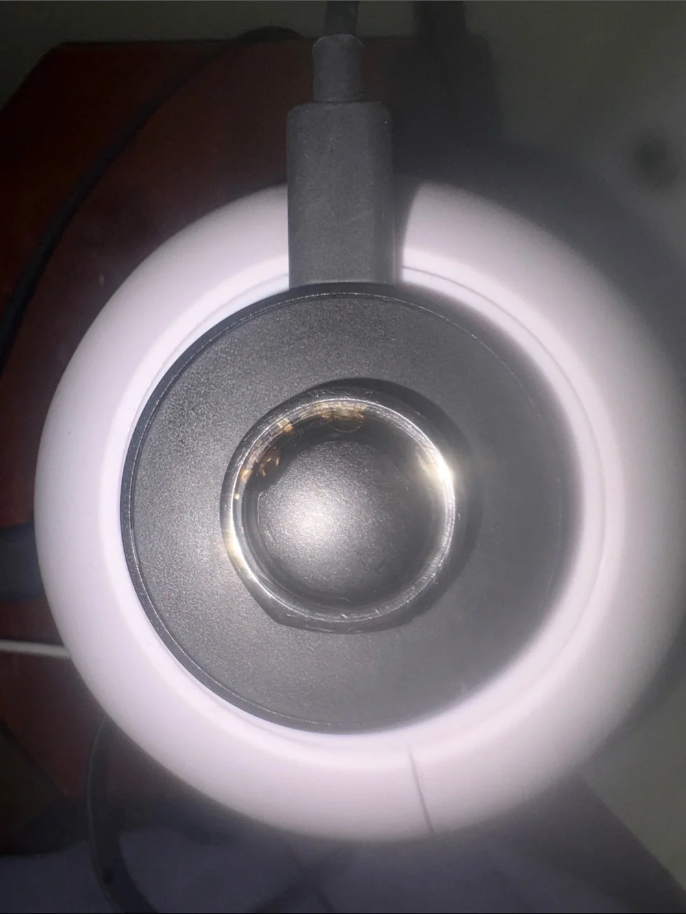 Oura Ring Silver Size 8 with Charger Dock